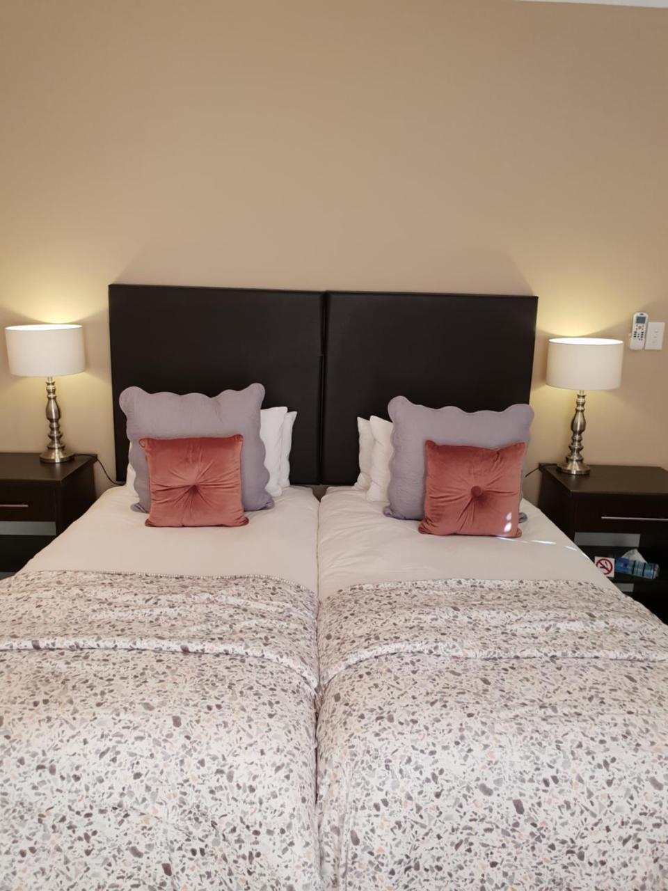 B&B On Church Oudtshoorn Ngoại thất bức ảnh